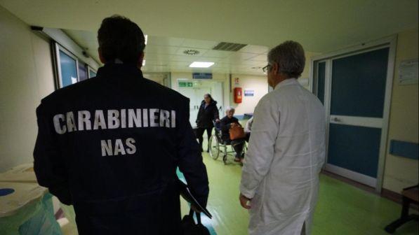 Formica su paziente a Napoli, direttore Asl: inverosimile e sospetto