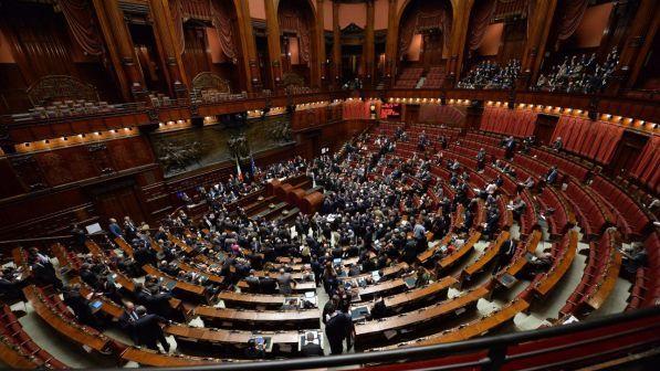 Camera, niente più vitalizio per gli ex deputati Negri e Previti: revoca a over 80 con condanne per reati gravi