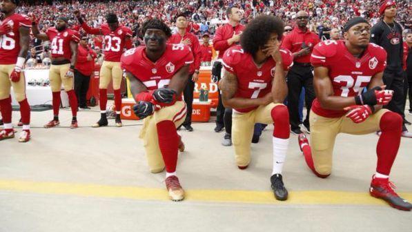 Usa,Trump contro atleti di football: inginocchiarsi è inaccettabile