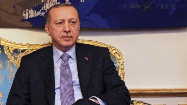 Erdogan: "L'Ue deve mantenere le promesse sull'ingresso turco"