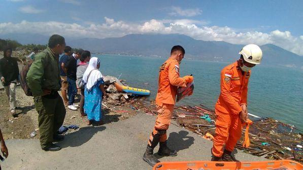 Terremoto in Indonesia e tsunami: bilancio vittime sale a 384