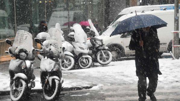 Allerta meteo al Nord e in Sardegna: da mercoledì neve anche a bassa quota