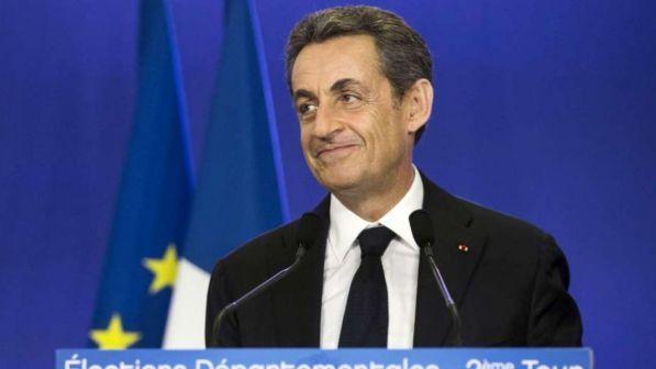 Francia, ex presidente Sarkozy sarà processato per corruzione