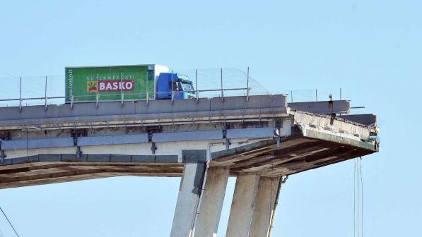 M5s: "Revoca delle concessioni ai Benetton è l'unica strada"