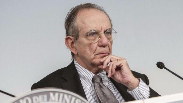 Padoan: "L'Ue rischia la fine se boccia la Manovra"