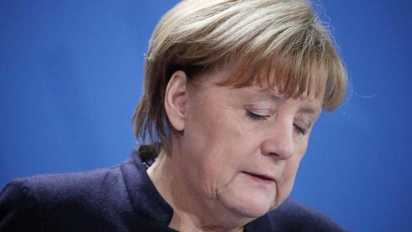 Chiusura dei confini Usa, Merkel: "Provvedimento ingiustificato"