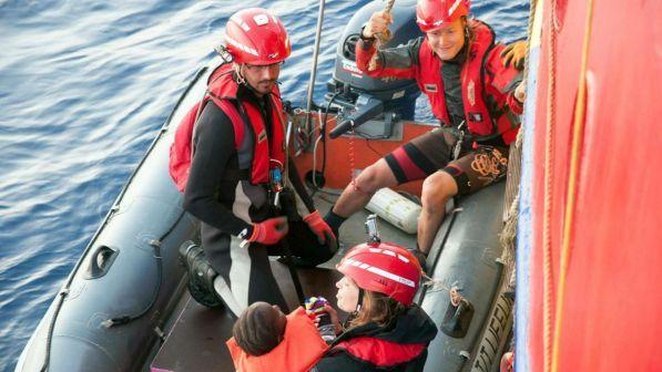 Migranti, premier spagnolo: "Italia anti-europea ed egoista"