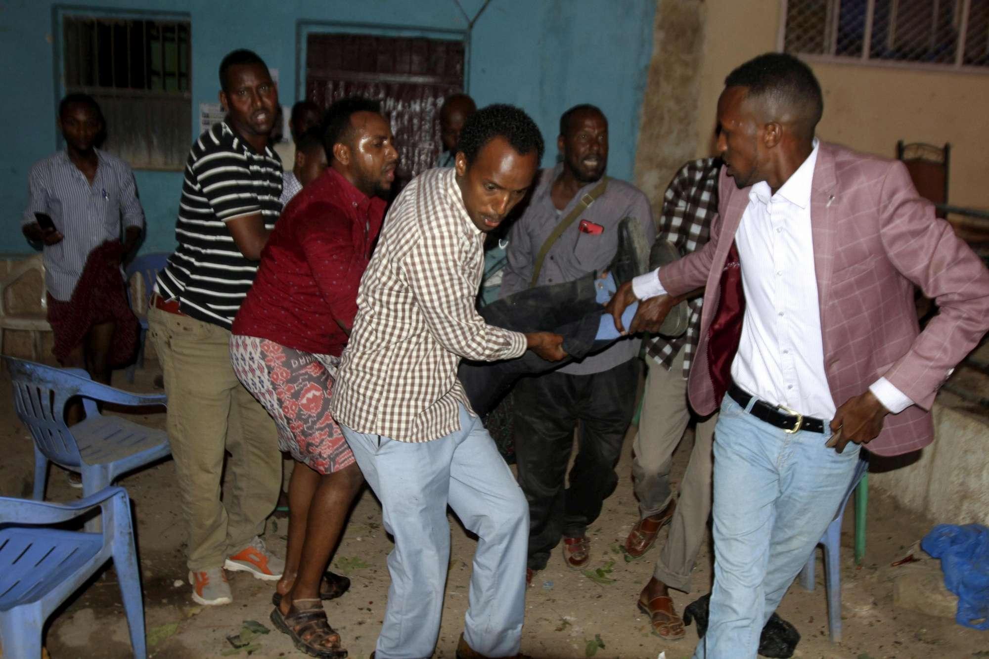 Somalia, doppio attacco kamikaze: bilancio è di almeno 16 morti