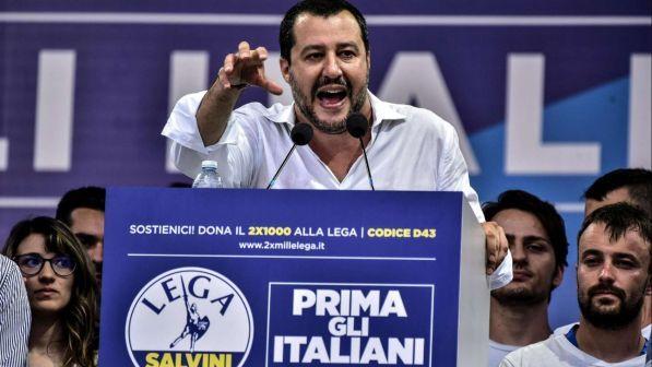 Migranti, Salvini alla Francia: "L'Italia pretende rispetto"