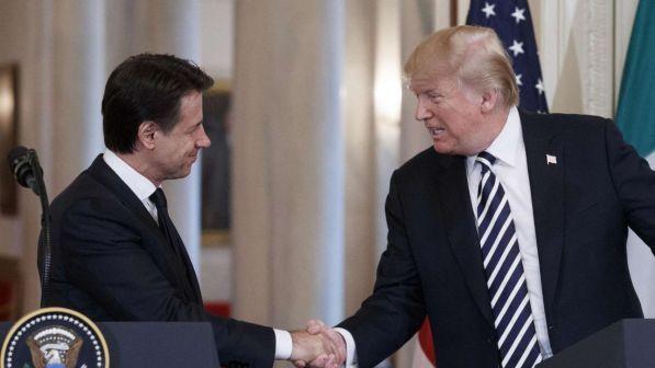 Giro di vite sull'import di petrolio iraniano, Trump toglie le esenzioni | Il prezzo del greggio sale alle stelle