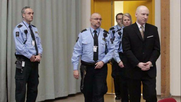Corte Strasburgo: inammissibile il ricorso di Breivik