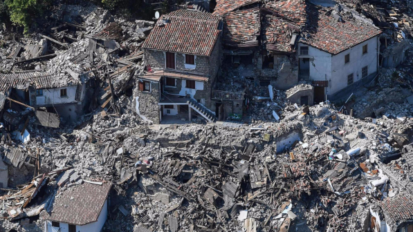 Sisma, Renzi: impegno ma per Casa Italia non basta un anno
