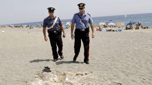 Fulmine si abbatte sulla spiaggia nel Cosentino: feriti 2 fratelli
