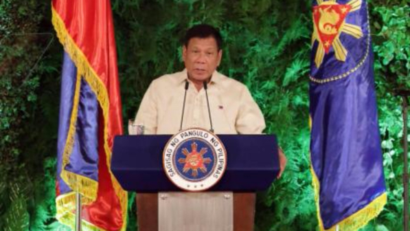 Filippine, Duterte giura come nuovo presidente
