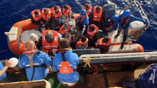 Decreto sicurezza bis, fondi per rimpatri e multe alle navi Ong | Tensione tra Salvini e Toninelli
