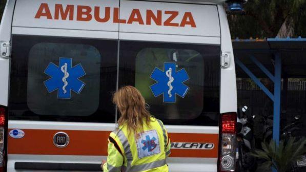 Incidente stradale a Catania, un morto e sette feriti: tra loro anche 4 bimbi