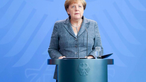 Ue, Merkel: politica monetaria sia aiutata da riforme strutturali