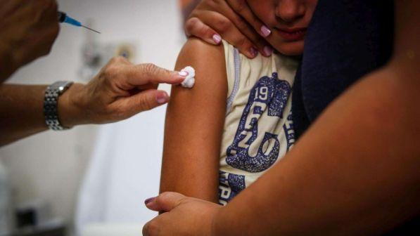 Vaccini, proposta di legge M5s-Lega: "Obbligo solo per emergenze sanitarie con Anagrafe per mappare il territorio"