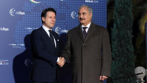Libia, Conte: "Sto lavorando a un compromesso tra Sarraj e Haftar"