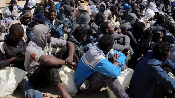 Migranti, truffò Stato con bandi accoglienza: arrestato imprenditore