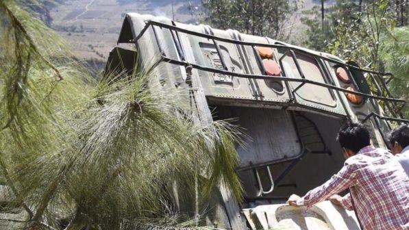Perù, autobus precipita in scarpata: 23 morti e 13 feriti