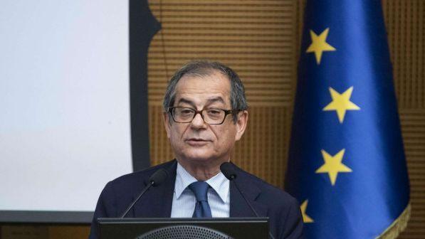 Manovra, Tria: "Lo spread sopra quota 300 mi preoccupa, non possiamo reggere a lungo questo livello"