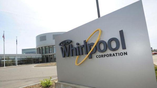 Whirlpool, Di Maio: "Via gli incentivi" | L'azienda: "Mai disdetto l'accordo"