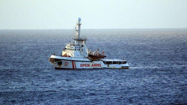 Open Arms, ong: "Inviata richiesta urgente per sbarco a Lampedusa"