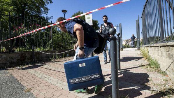 Roma, 18enne trovata impiccata con le mani legate in un parco: è giallo