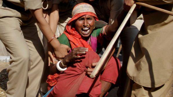 India, la polizia denunciata per stupri in Chhattisgarh
