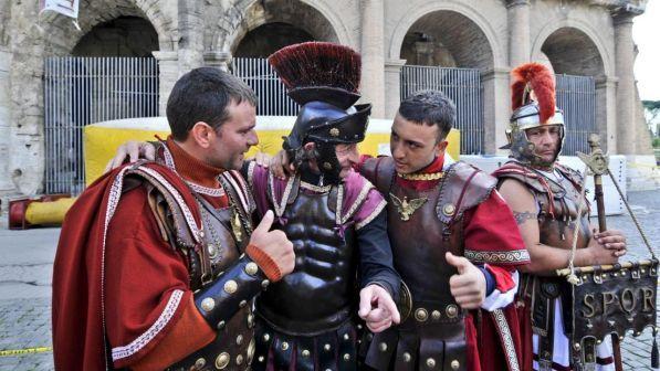 Roma, nuovo stop ai centurioni in centro: divieto fino a 31 marzo