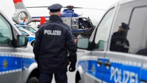 Scomparsa in Germania a 13 anni, per 5 anni vive in Italia "come un fantasma": arrestato l'uomo con cui era fuggita