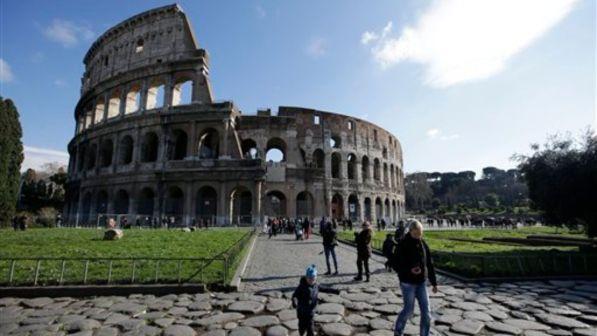 Turismo, 2017 un anno record: oltre 420 milioni di presenze in Italia