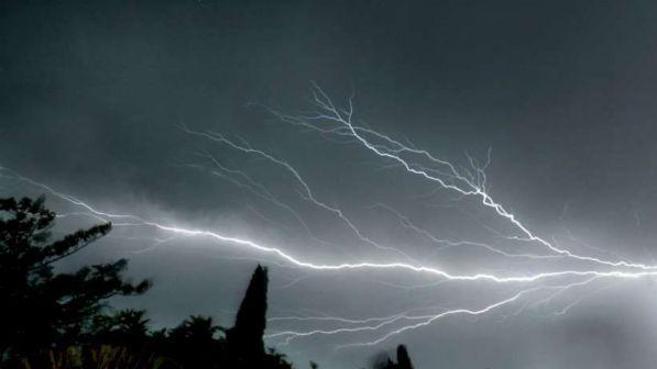 Polonia: almeno 3 morti e 20 feriti per tempesta fulmini in montagna