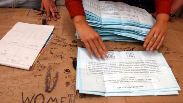 Referendum, voto all'estero: italiano riceve due schede elettorali