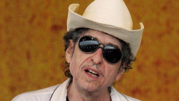 Nobel, Bob Dylan andrà a Stoccolma il prossimo anno