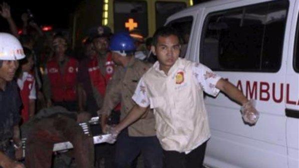 Media Myanmar, birmani sparano su civili Rohingya in fuga