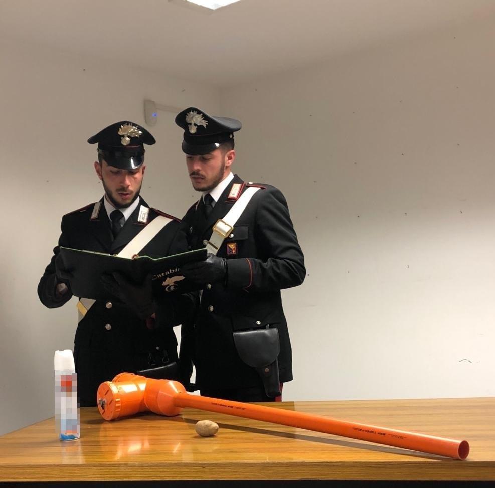 Palermo, sparano patate con bazooka artigianale: denunciati