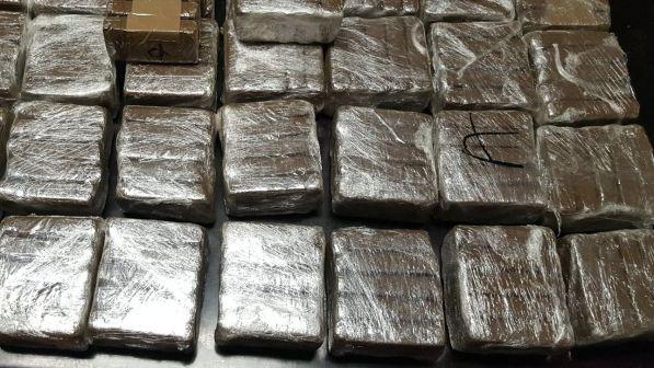 Droga, blitz polizia contro spaccio in 16 città: oltre 20 arresti