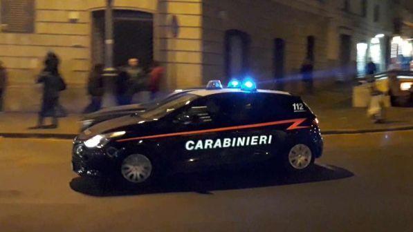 Pistoia, spara alla moglie e poi si suicida: la donna era malata