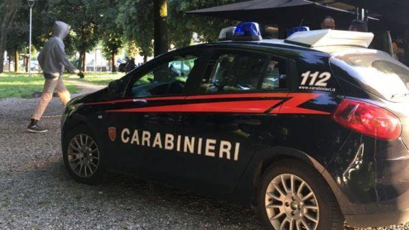 Droga e abusa sessualmente di un minore: 53enne arrestato a Barletta