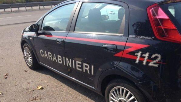 Roma, cadavere trovato tra cassonetti dei rifiuti: indagini