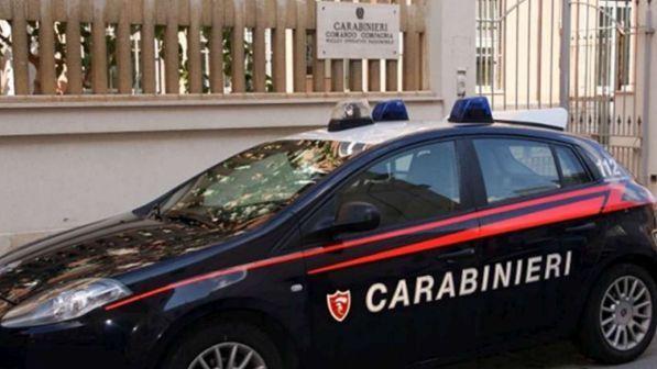 Torino, ladro sfortunato spacca i vetri di un supermercato e si ferisce