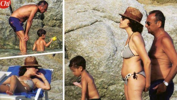Carlo Conti, vacanze a Mykonos con moglie e figlio