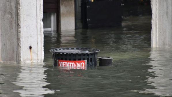Maltempo, si contano i danni dei nubifragi: undici le vittime | Protezione civile: "E' stata una tempesta perfetta"