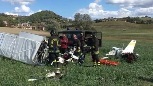 Bergamo, ultraleggero si schianta in un campo: morto pilota 60enne