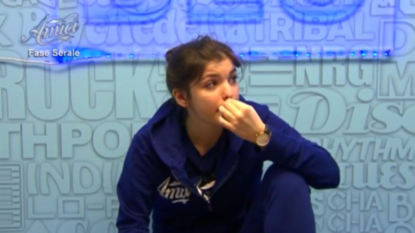 "Amici 15": Chiara piange e discute con Nek, poi torna il sereno