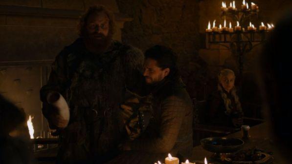 "Il Trono di Spade" e la tazza di caffè apparsa in scena, per Sophie Turner il colpevole è Kit Harington