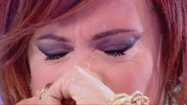Vladimir Luxuria piange in tv: "Devo tanto a mia mamma"