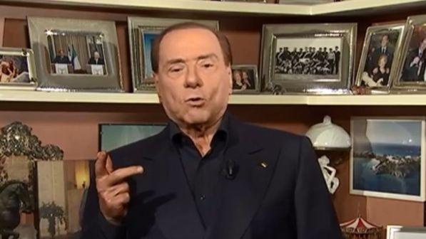 Berlusconi: i professionisti della politica mi fanno schifo
